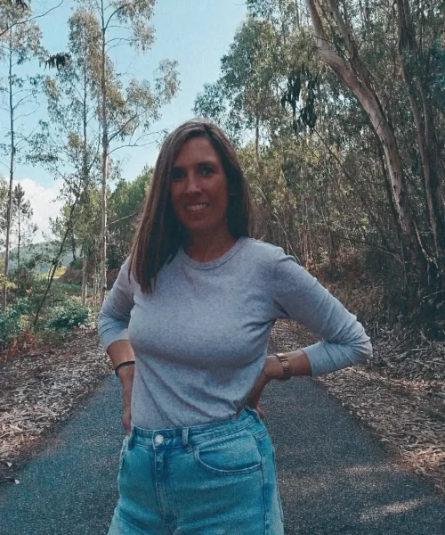 Sandra Acuña, coach emocional, ofreciendo sus servicios de coaching para el desarrollo personal